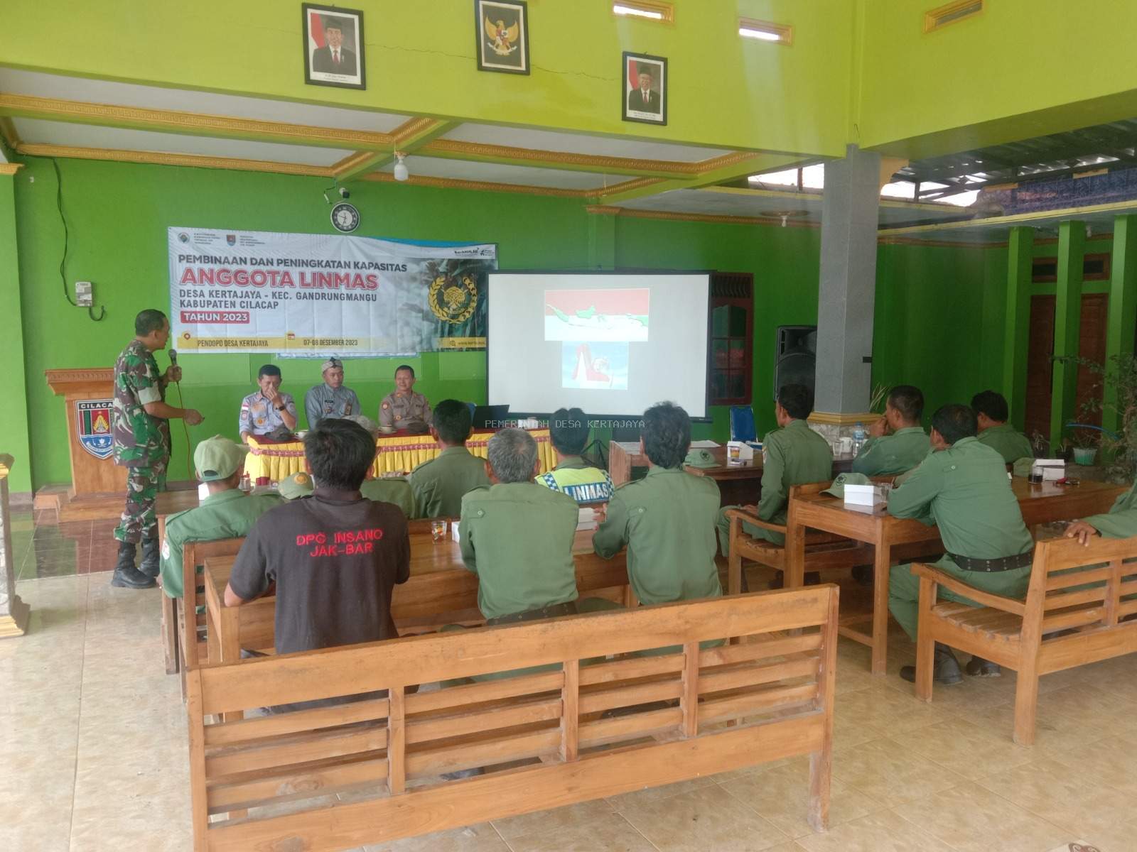 PEMBINAAN DAN PELATIHAN LINMAS